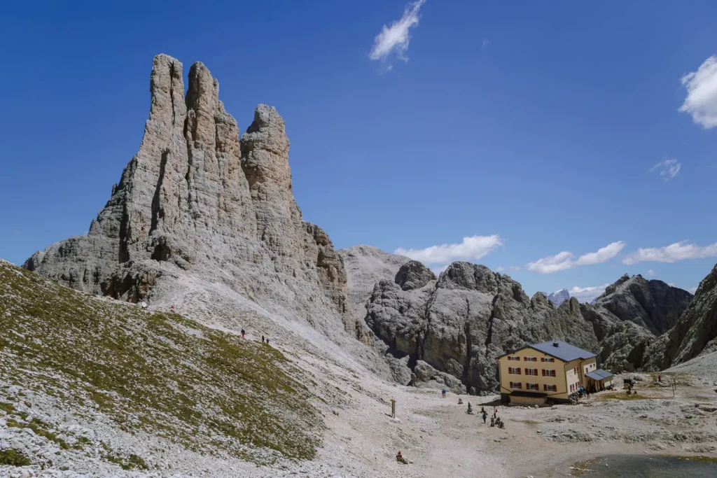 How To Hike To The Vajolet Towers (Map & Instructions)