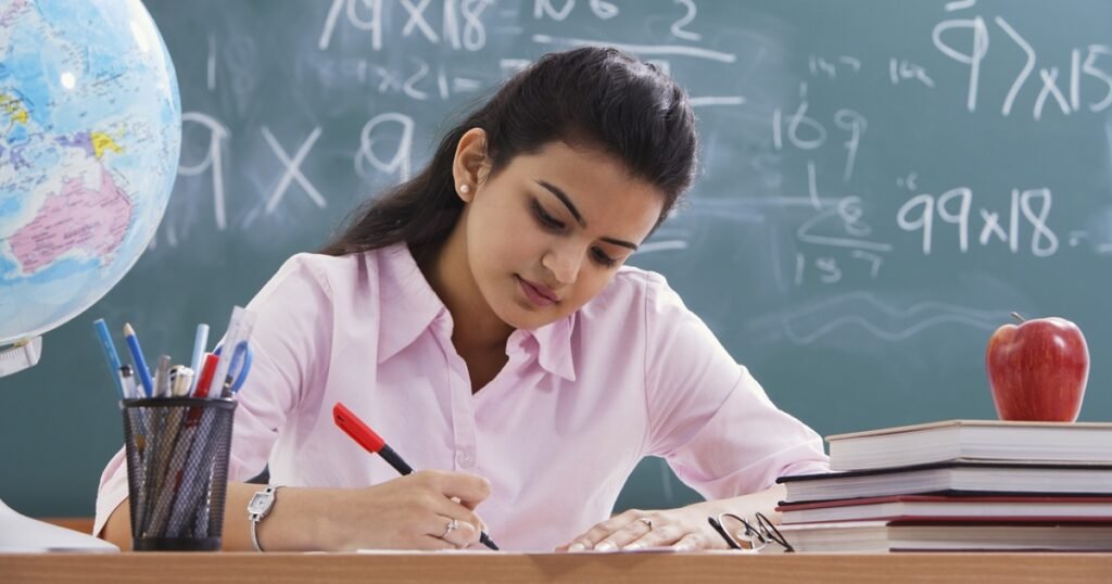 How to Lesson Plan for New Teachers: Steps, Strategies, and Tips