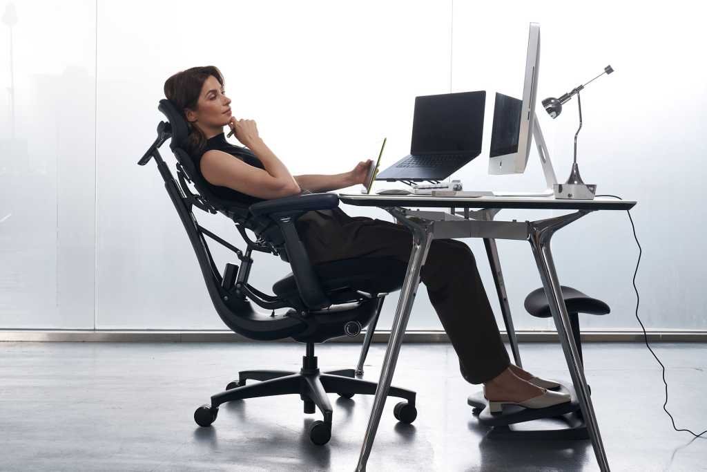 LiberNovo Omni: Where comfort meets innovation for a pain-free, focused you LiberNovo Chair Woman 7161