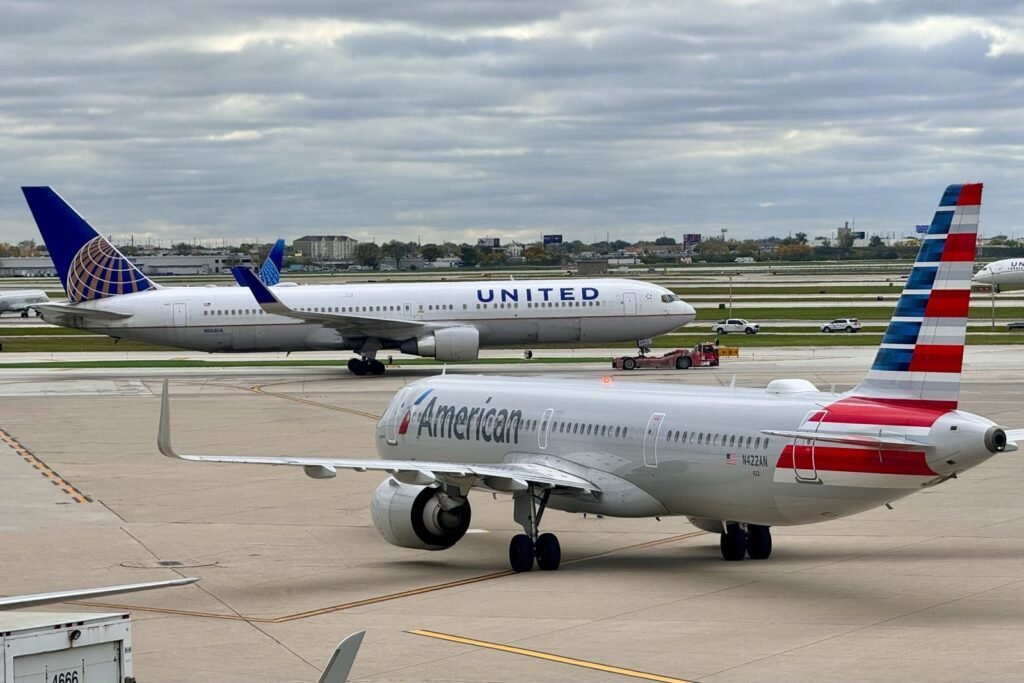 United escalates Chicago turf war against American with 2 new routes