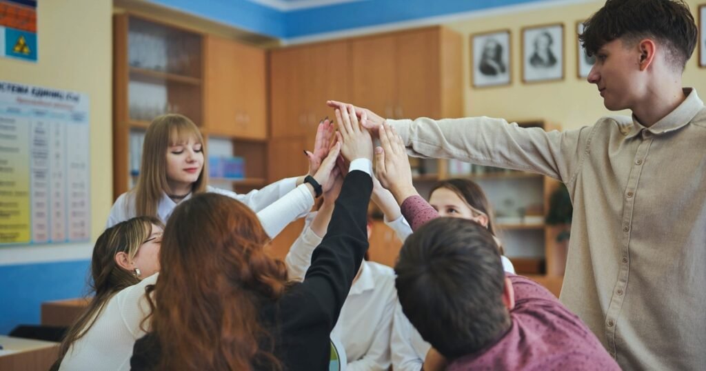 Team Building Activities for Teens: 15+ Teacher and Student Approved Ideas